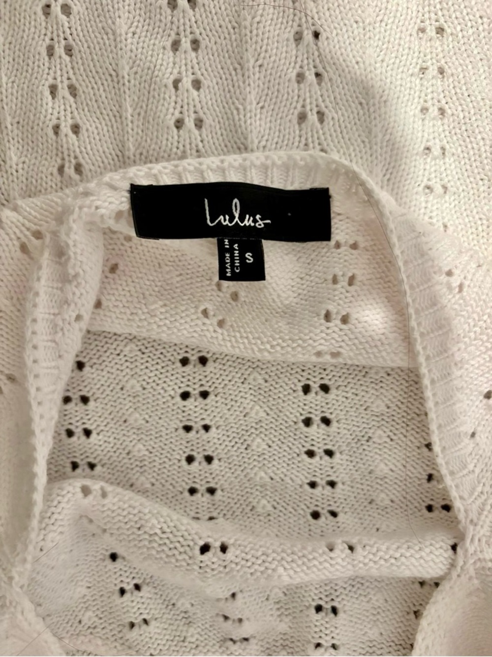 Lulu"s white knit dress with center rose detail - Picture 7 of 8